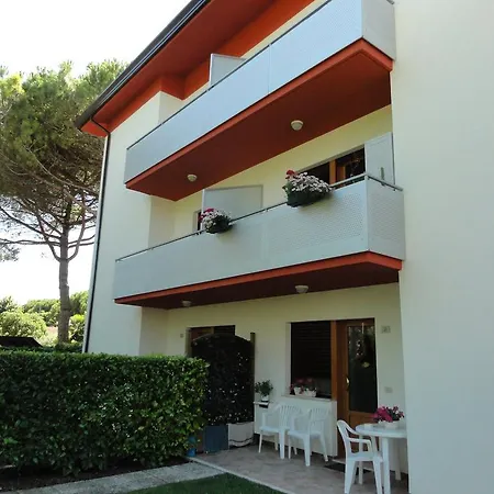 Flora Apartmán *