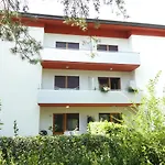 Flora Apartment *