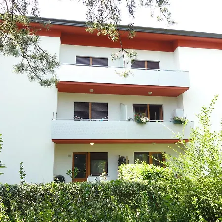 Flora Apartment *